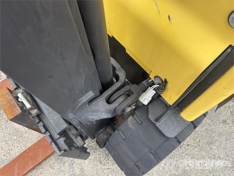 Hyster J1.8XNT LWB 1390 kg Electric Forklift (Inoperable) Elektromos targoncák