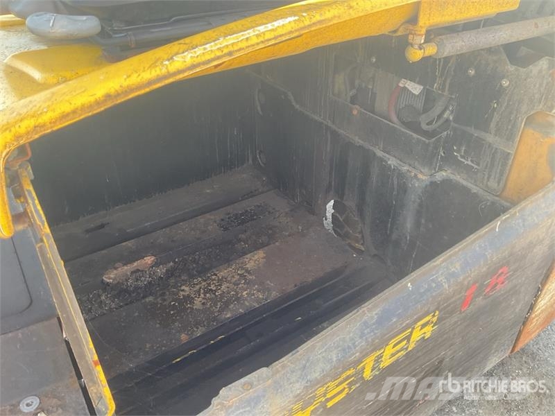 Hyster J1.8XNT LWB 1600 kg Electric Forklift (Inoperable) Elektrische heftrucks