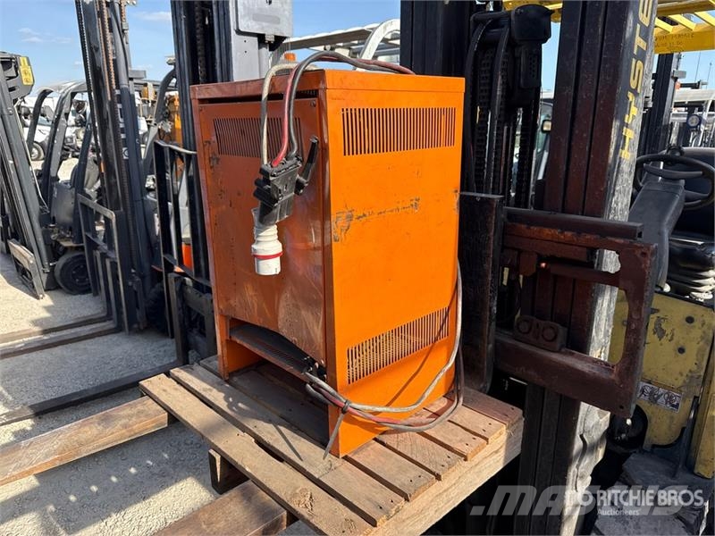 Hyster J2.5XN Electric Forklift شاحنات ذات رافعات شوكية تعمل بالكهرباء