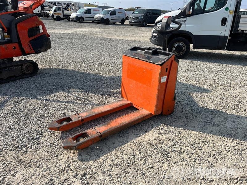 Hyster P2.0 2000 kg Electric Pallet Jack 手动码垛机