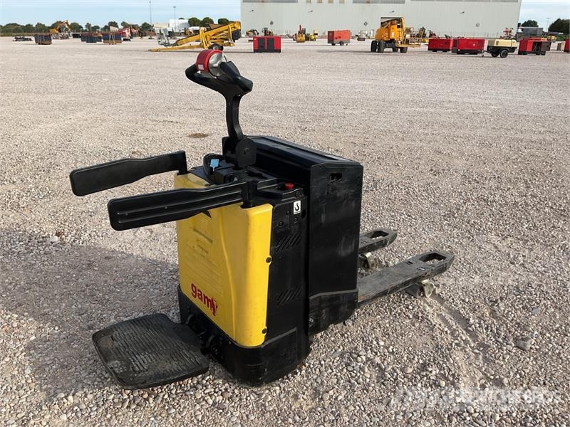 Hyster P2.0S FBW Electric Pallet Jack Hand pallet trucks