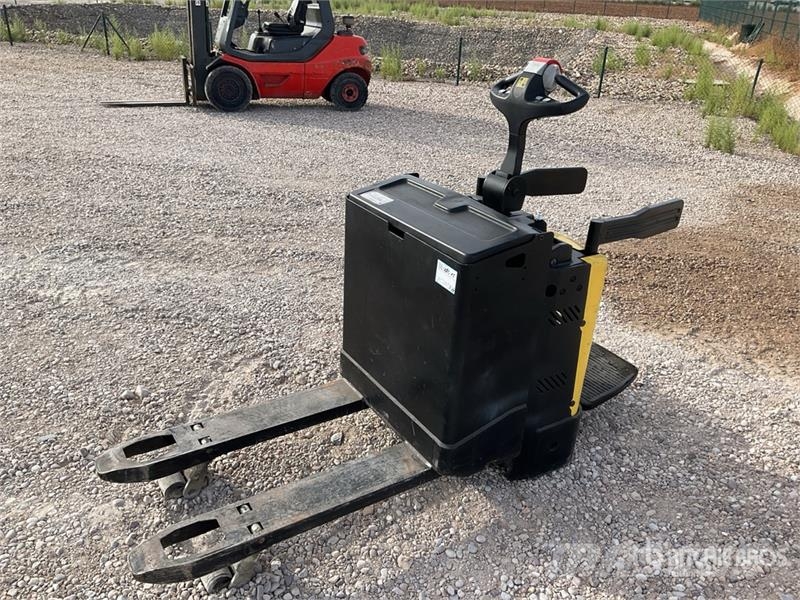Hyster P2.0S FBW Electric Pallet Jack Hand pallet trucks