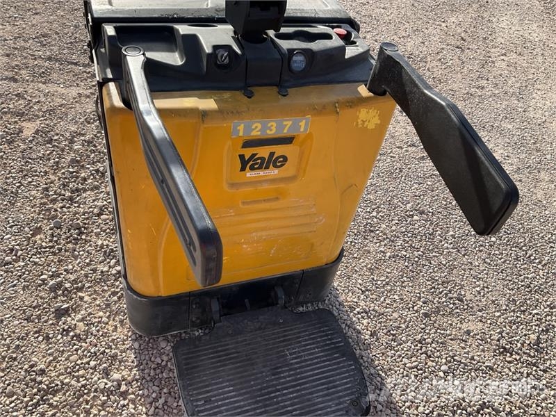 Hyster P2.0S FBW Electric Pallet Jack Movimentadores manuais de palettes