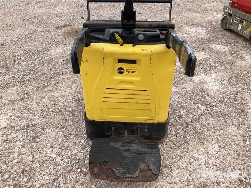 Hyster P2015 Electric Pallet Jack Kézi raklapemelő