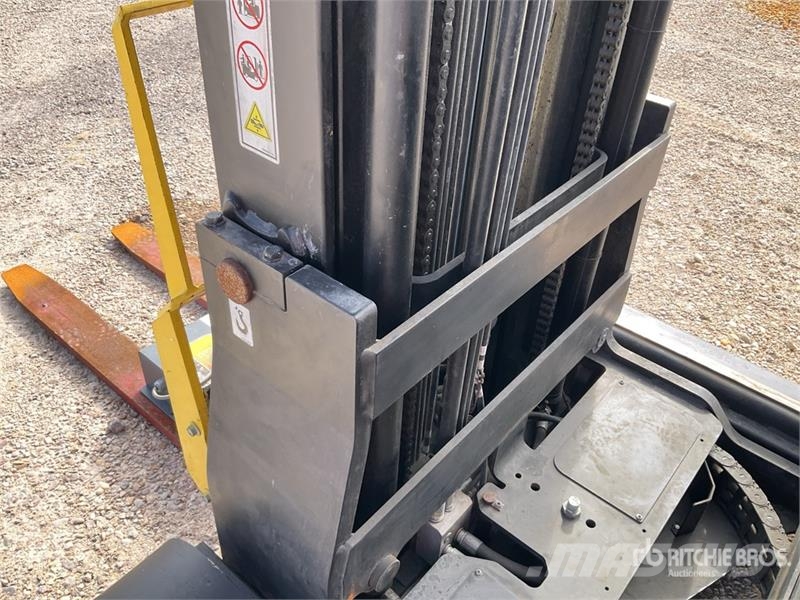 Hyster R1.4 Reach Truck شاحنة مناولة