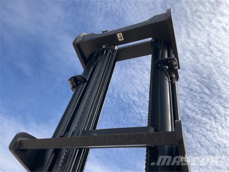 Hyster R1.4 Reach Truck شاحنة مناولة