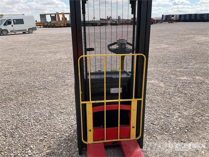 Hyster S1.0 Electric Stacker Samohybné vozíky