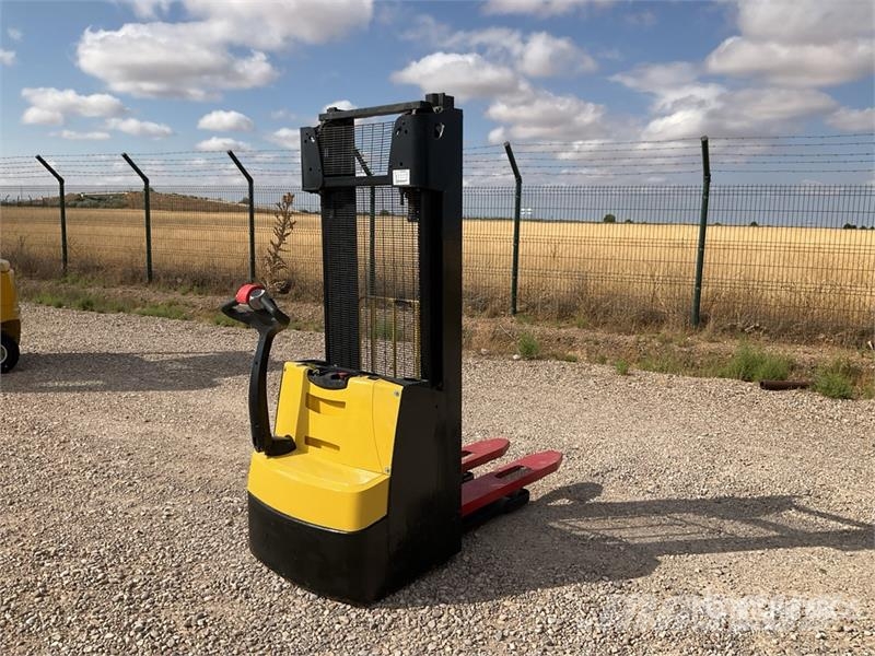 Hyster S1.0 Electric Stacker Samohybné vozíky