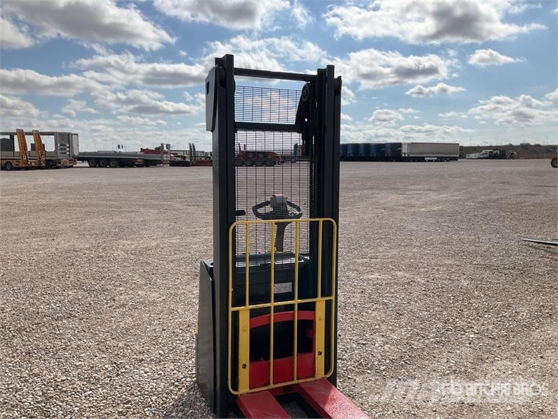 Hyster S1.0 Electric Stacker Samohybné vozíky