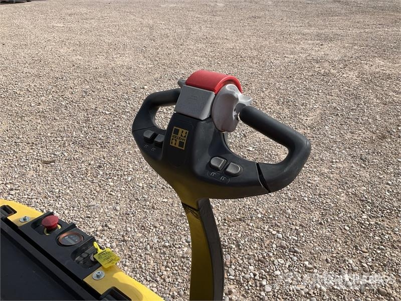 Hyster S1.0 Electric Stacker Samohybné vozíky