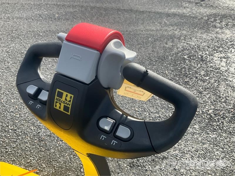 Hyster S1.6 Electric Stacker (Unused) Самохідні електроштабелери