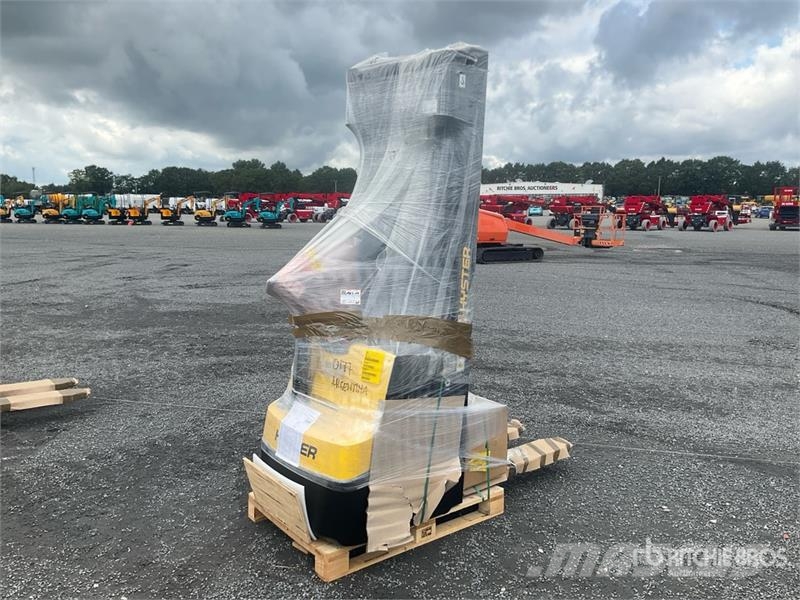 Hyster S1.6 Electric Stacker (Unused) Самохідні електроштабелери