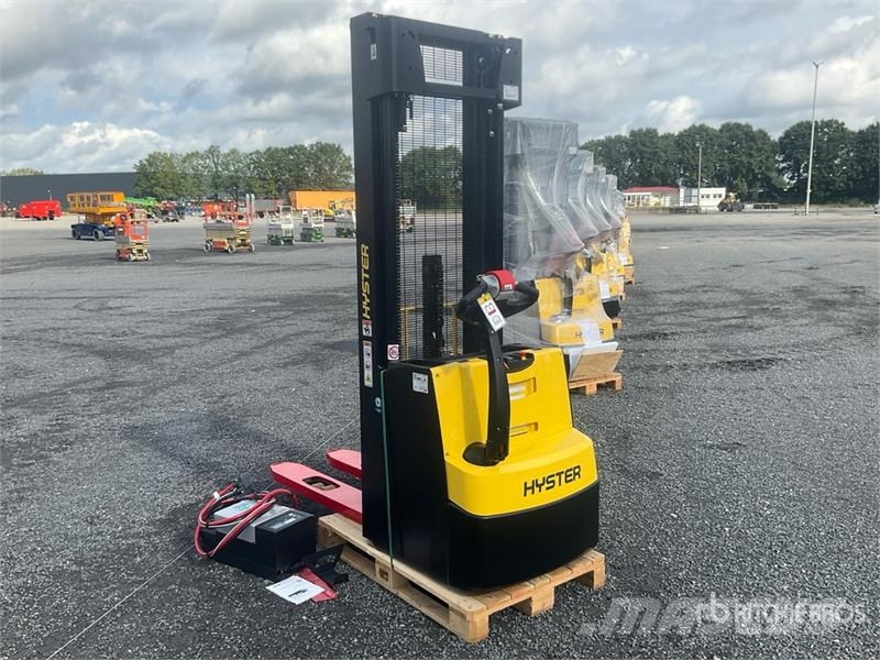 Hyster S1.6 Electric Stacker (Unused) Самохідні електроштабелери