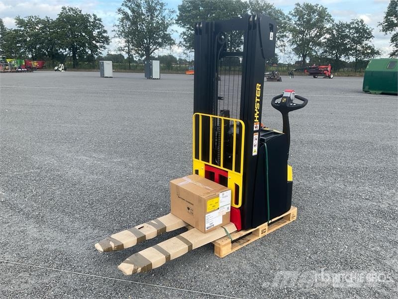Hyster S1.6 Electric Stacker (Unused) Stand-in stackers