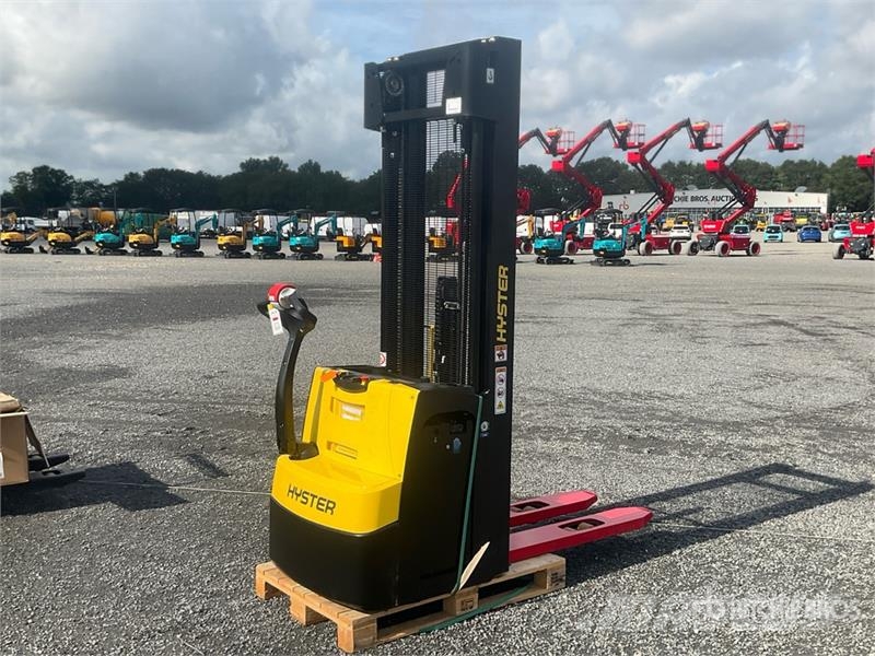 Hyster S1.6 Electric Stacker (Unused) Самохідні електроштабелери