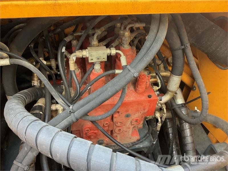 Hyundai 220LC-9A Tracked Excavator Верижен екскаватор