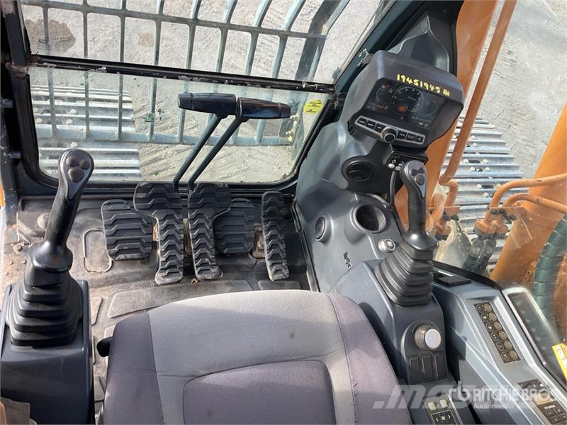 Hyundai 220LC-9A Tracked Excavator Верижен екскаватор
