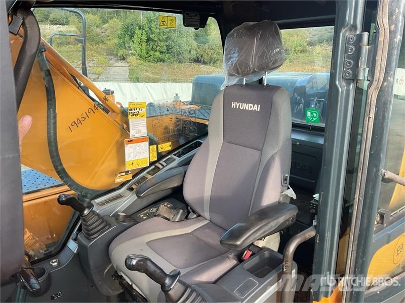 Hyundai 220LC-9A Tracked Excavator Верижен екскаватор