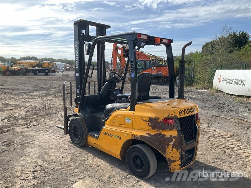 Hyundai 2380 kg Forklift Forklift trucks - others