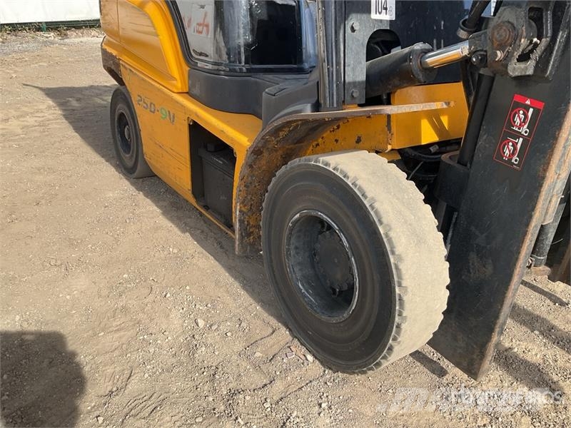 Hyundai 2380 kg Forklift Forklift trucks - others