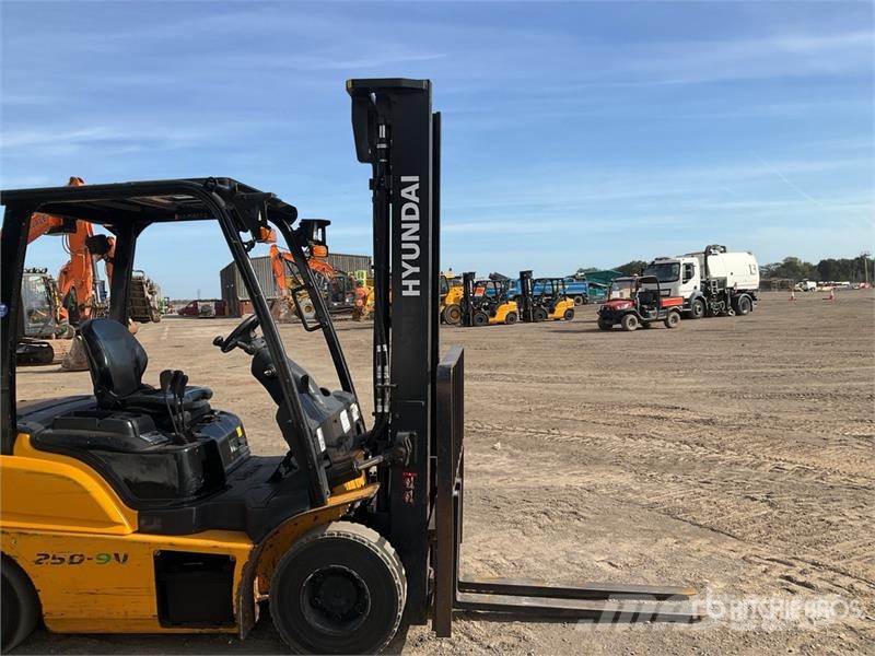 Hyundai 2380 kg Forklift Forklift trucks - others