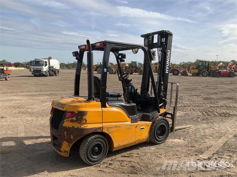 Hyundai 2380 kg Forklift Forklift trucks - others