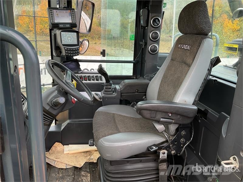 Hyundai HL960 HD XT High Lift Wheel Loader Wheel loaders