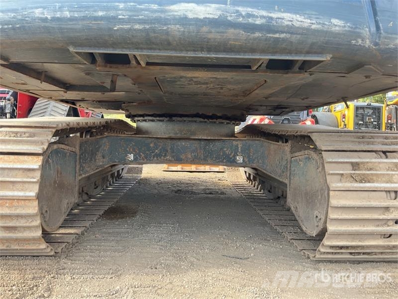 Hyundai HX140LC Tracked Excavator Crawler excavators