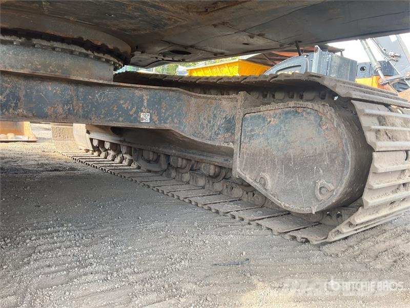 Hyundai HX140LC Tracked Excavator Crawler excavators