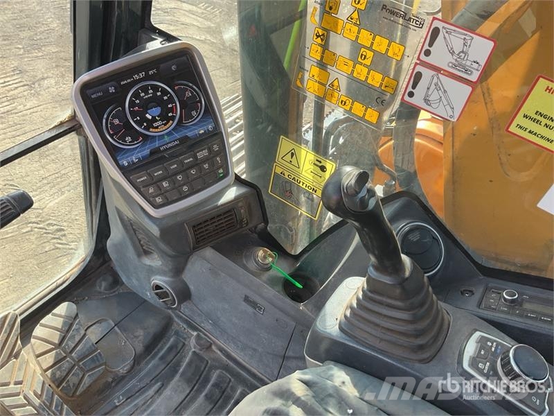 Hyundai HX140LC Tracked Excavator Crawler excavators
