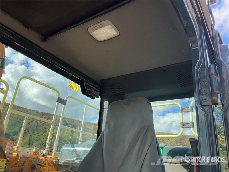 Hyundai HX140LC Tracked Excavator Crawler excavators