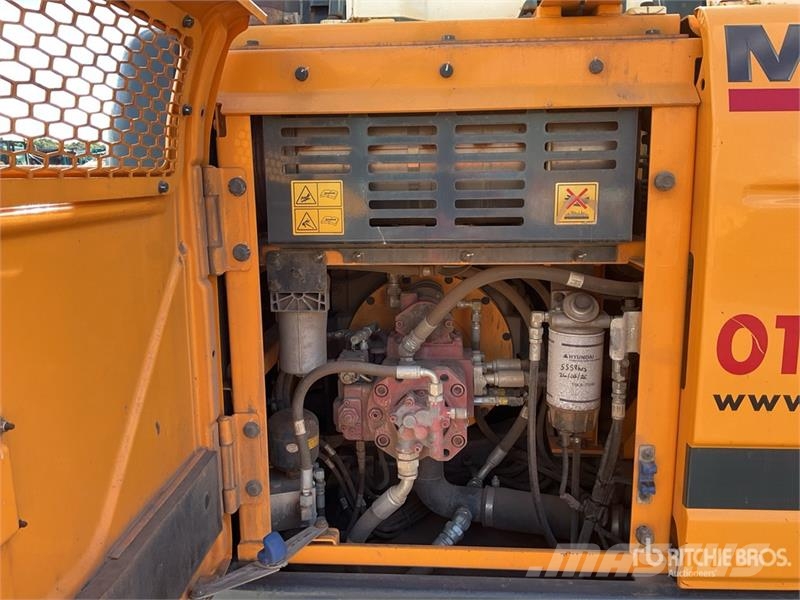 Hyundai HX140LC Tracked Excavator Crawler excavators