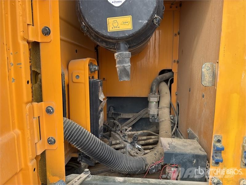 Hyundai HX300A L Escavatori cingolati