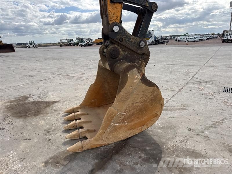 Hyundai HX300A L Escavatori cingolati