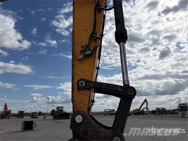 Hyundai HX300A L Escavatori cingolati