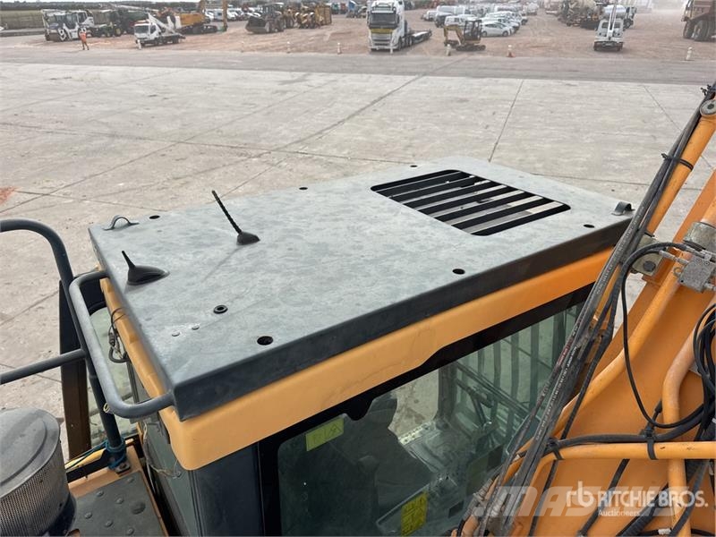 Hyundai HX300A L Escavatori cingolati