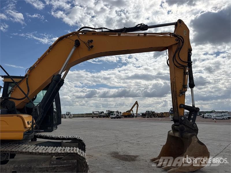 Hyundai HX300A L Escavatori cingolati