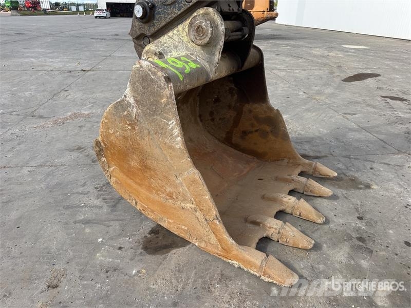 Hyundai HX300A L Escavatori cingolati