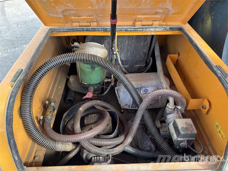 Hyundai HX300A L Escavatori cingolati