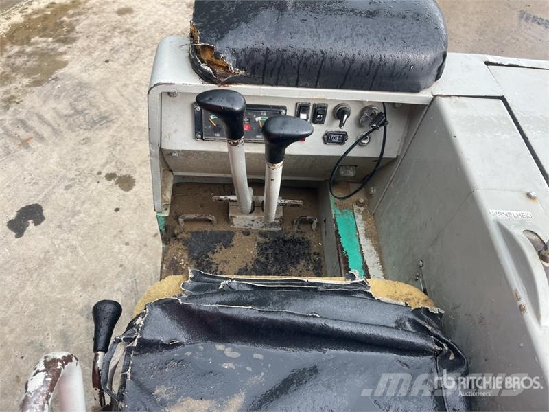 IHI IC30 Crawler Dumper عربات نقل قلابة للمواقع