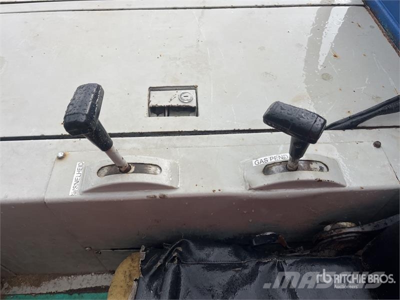 IHI IC30 Crawler Dumper عربات نقل قلابة للمواقع