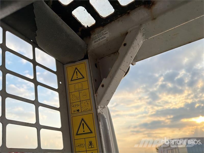 IHI Mustang 2026 Skid Steer Loader Skid steer mini nakladalci
