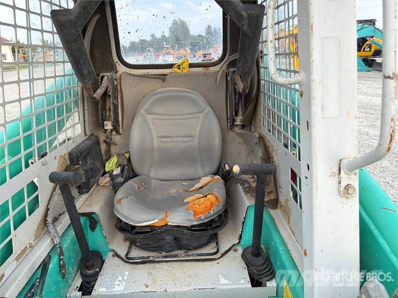IHI Mustang 2026 Skid Steer Loader Skid steer mini nakladalci