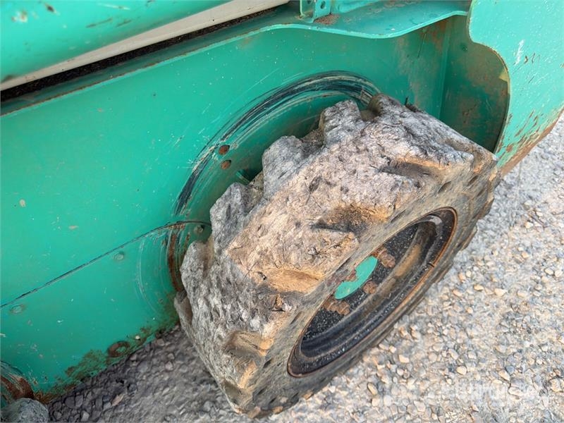 IHI Mustang 2026 Skid Steer Loader Skid steer mini nakladalci