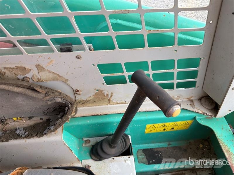 IHI Mustang 2026 Skid Steer Loader Skid steer mini nakladalci