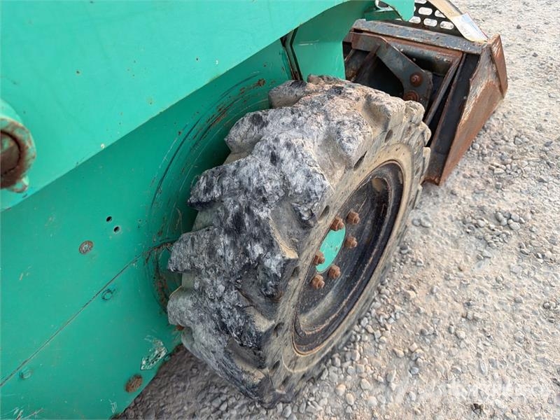 IHI Mustang 2026 Skid Steer Loader Skid steer mini nakladalci