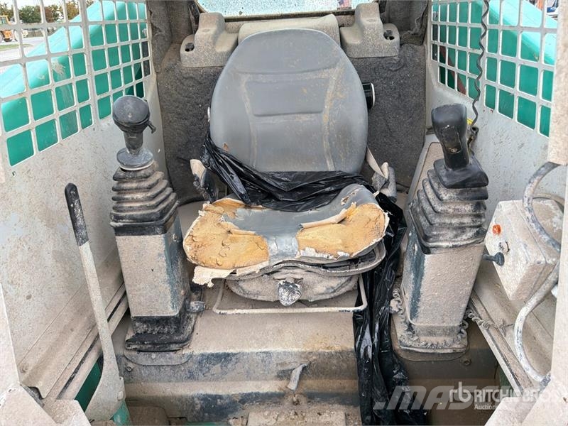 IHI Mustang 2056 Skid Steer Loader Skid steer mini nakladalci
