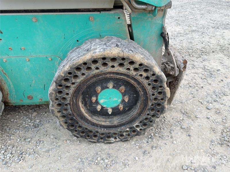 IHI Mustang 2056 Skid Steer Loader Skid steer mini nakladalci