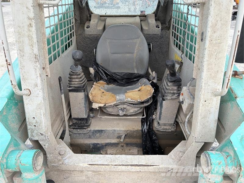 IHI Mustang 2056 Skid Steer Loader Skid steer mini nakladalci