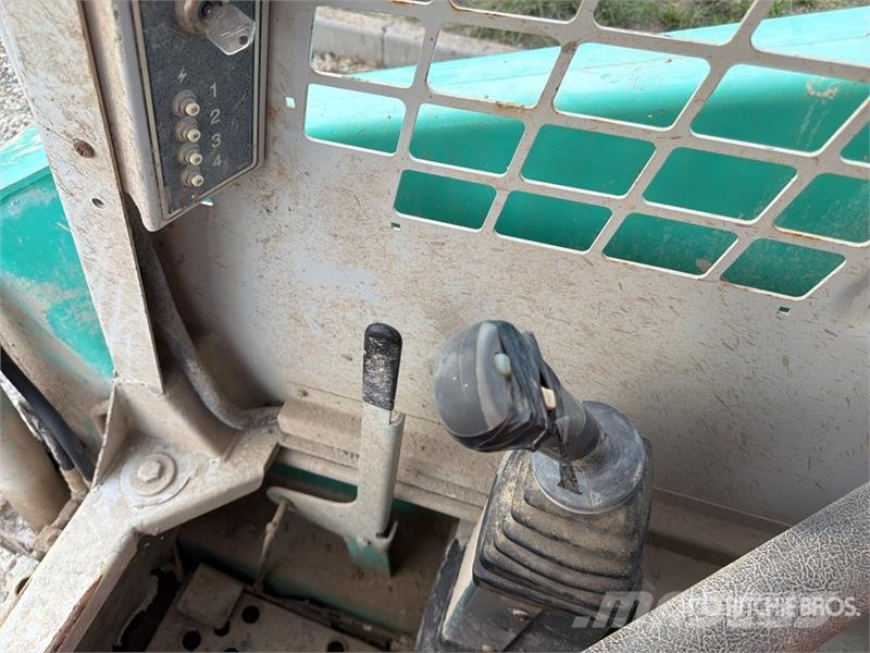 IHI Mustang 2056 Skid Steer Loader Skid steer mini nakladalci